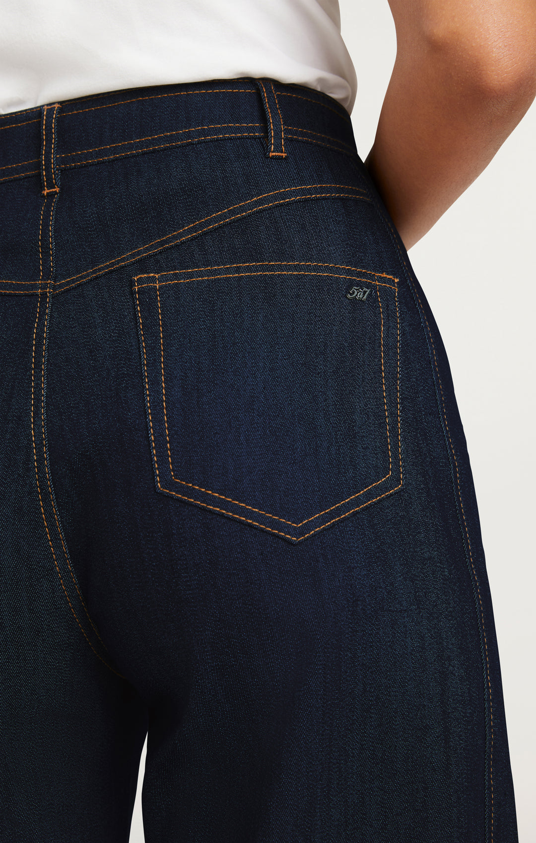 Betsy Pant – Cinq à Sept