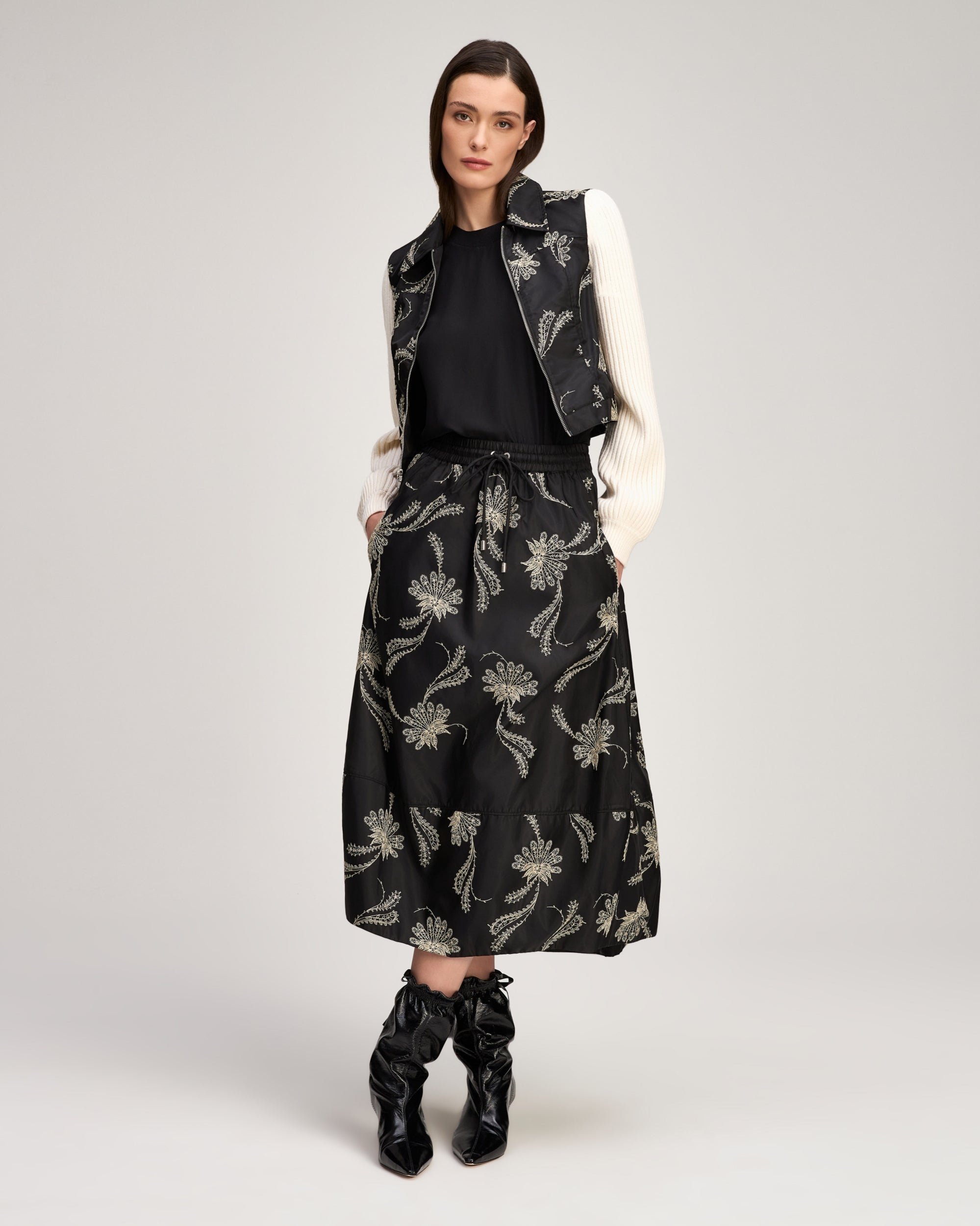 Paisley Fan Embroidered Sirani Skirt