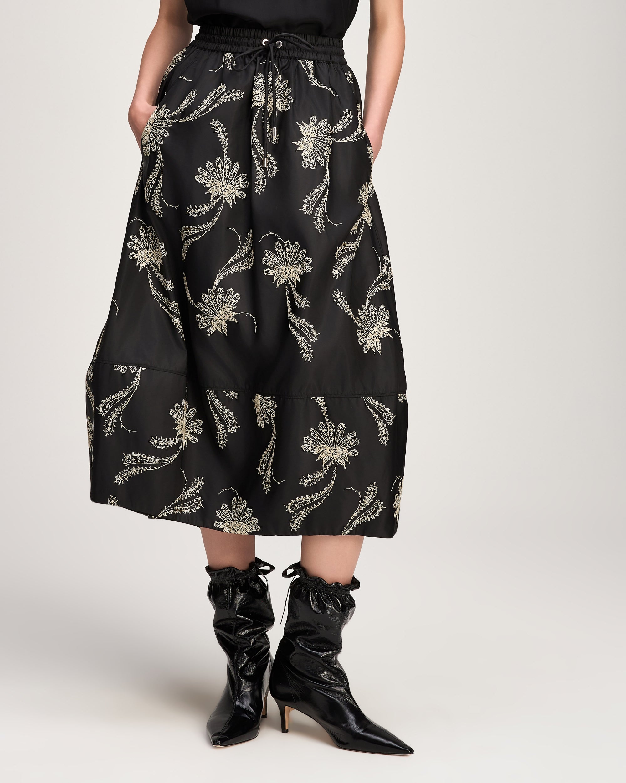 Paisley Fan Embroidered Sirani Skirt