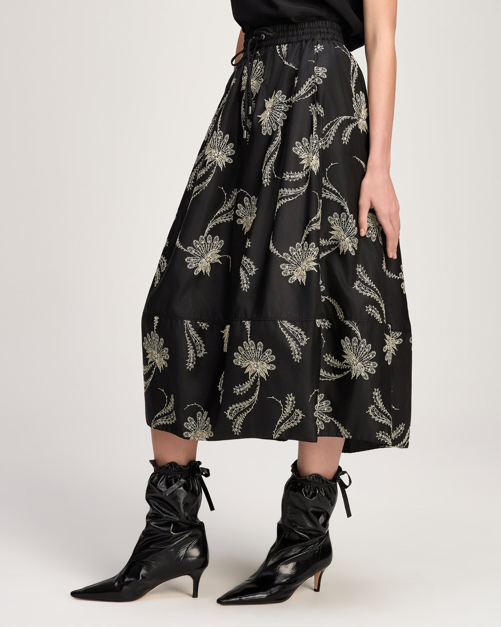 Paisley Fan Embroidered Sirani Skirt