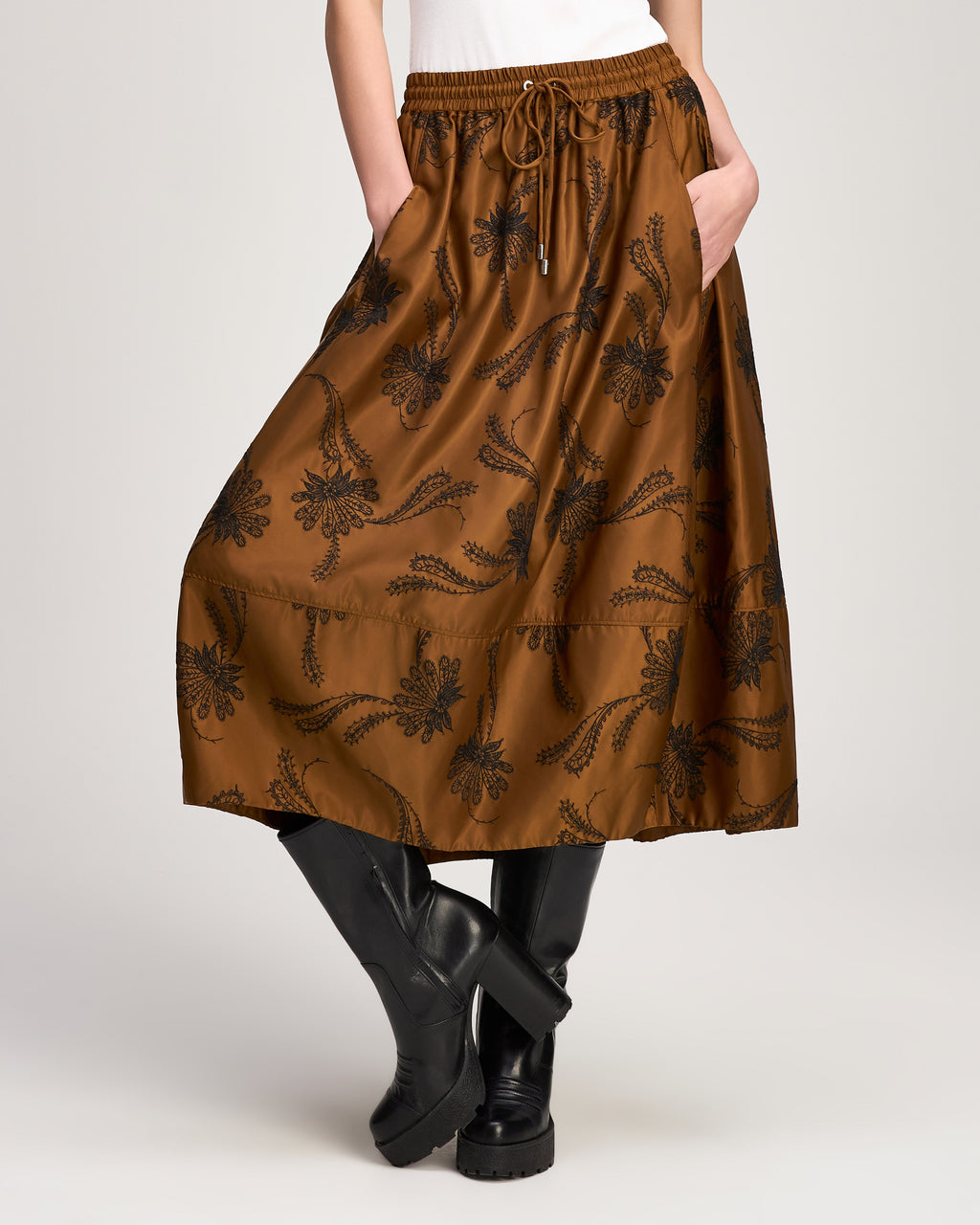 Paisley Fan Embroidered Sirani Skirt