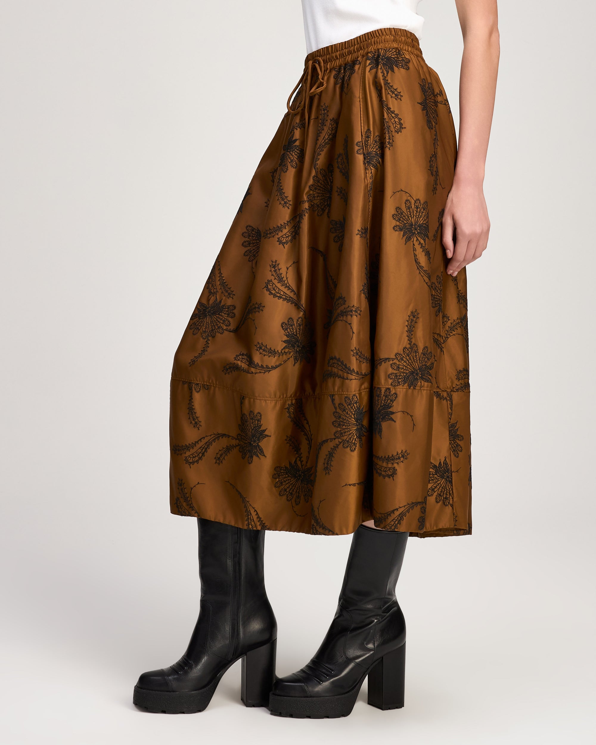 Paisley Fan Embroidered Sirani Skirt