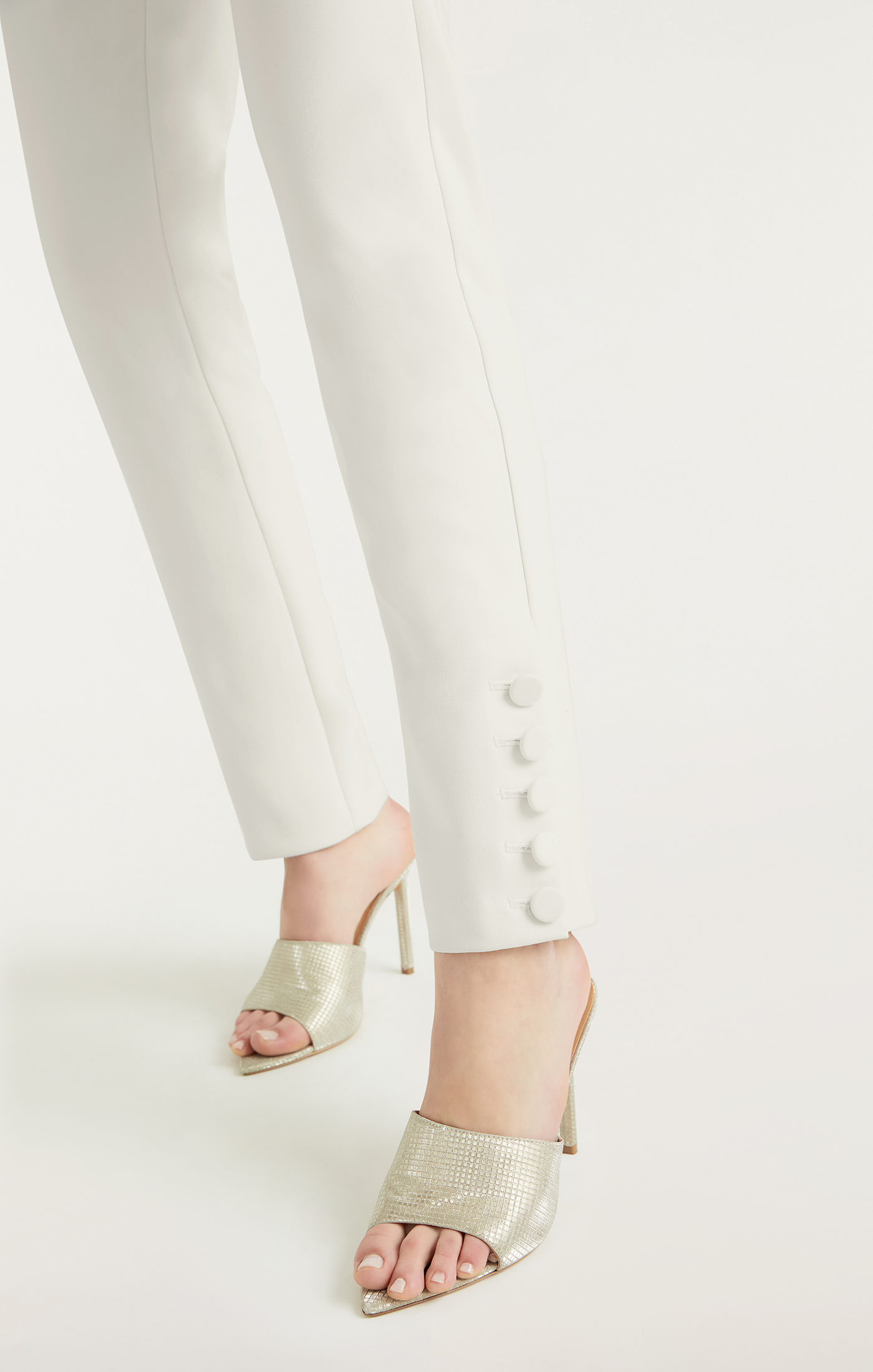 Rowena Pant