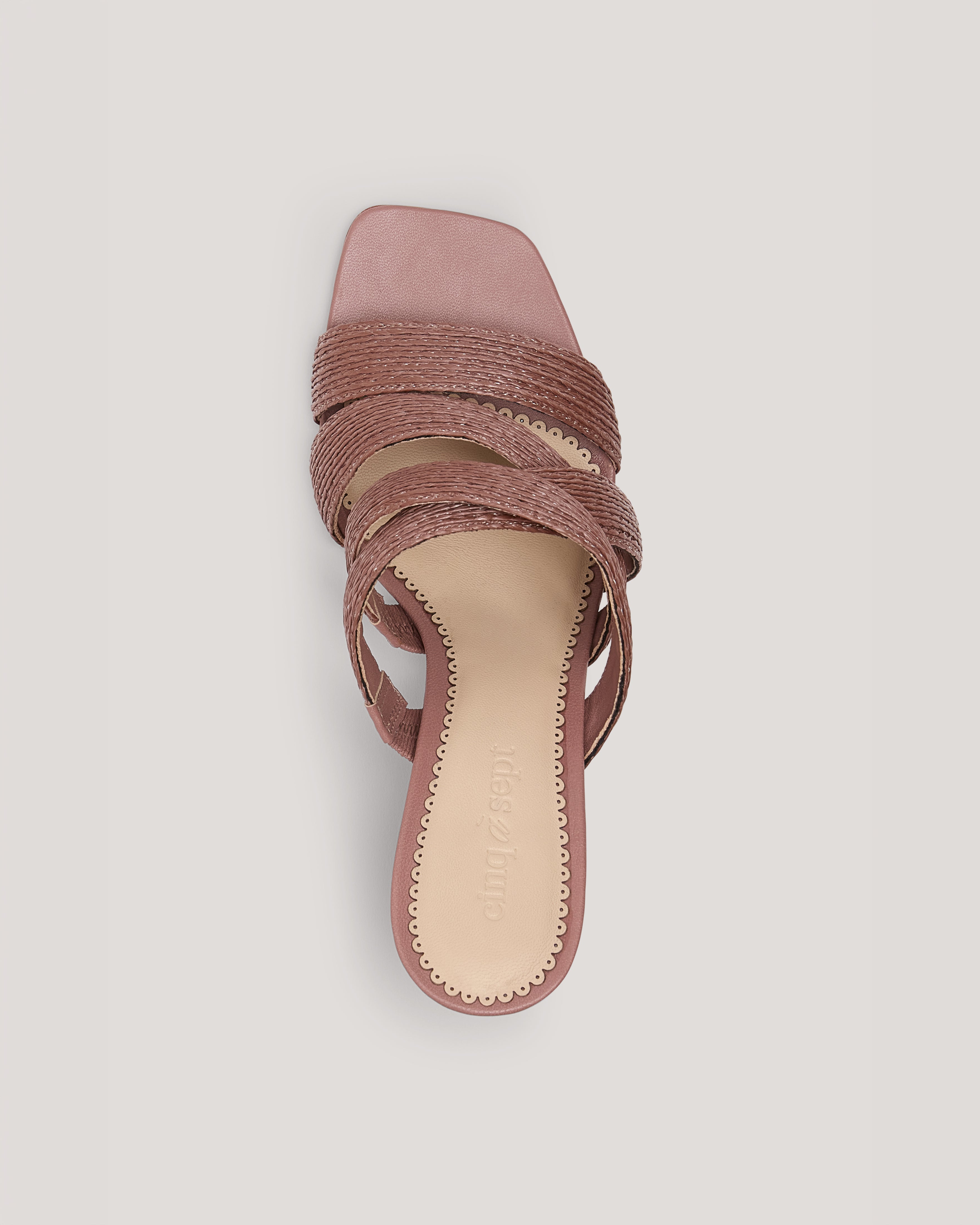 Dina Sandal