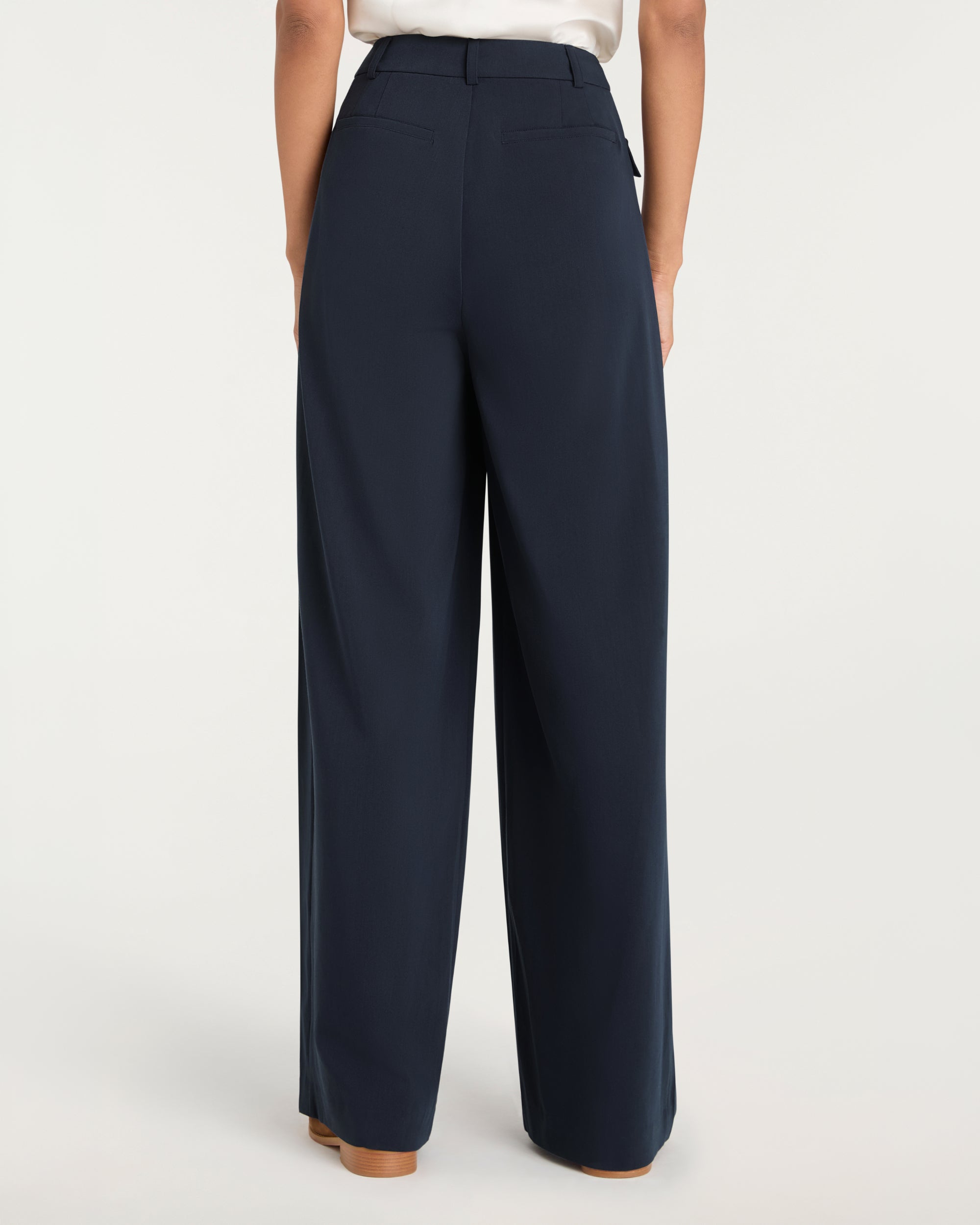 Leora Pant