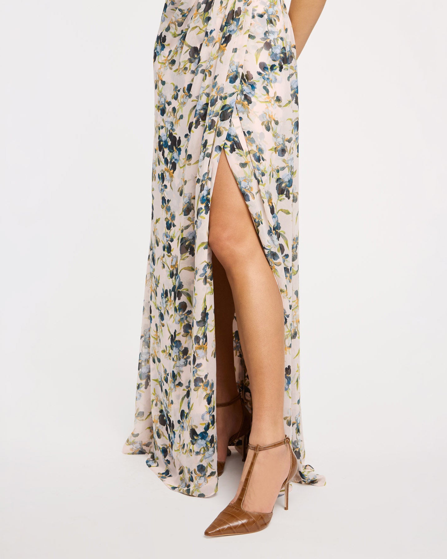 Trailing Iris Magy Gown