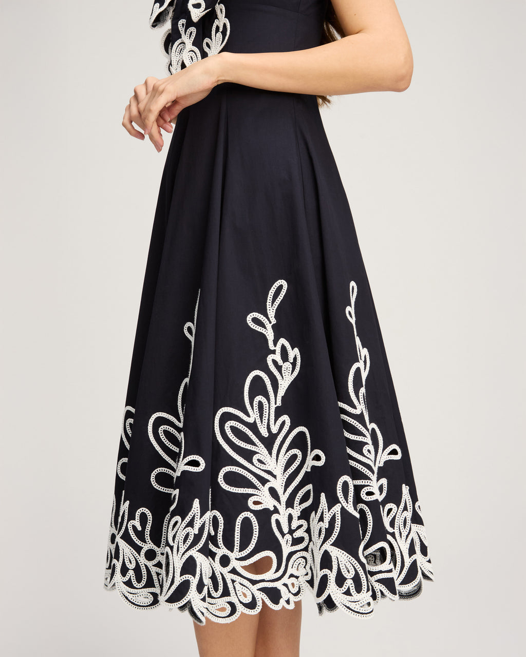 Paisley Bloom Embroidered Dama Dress