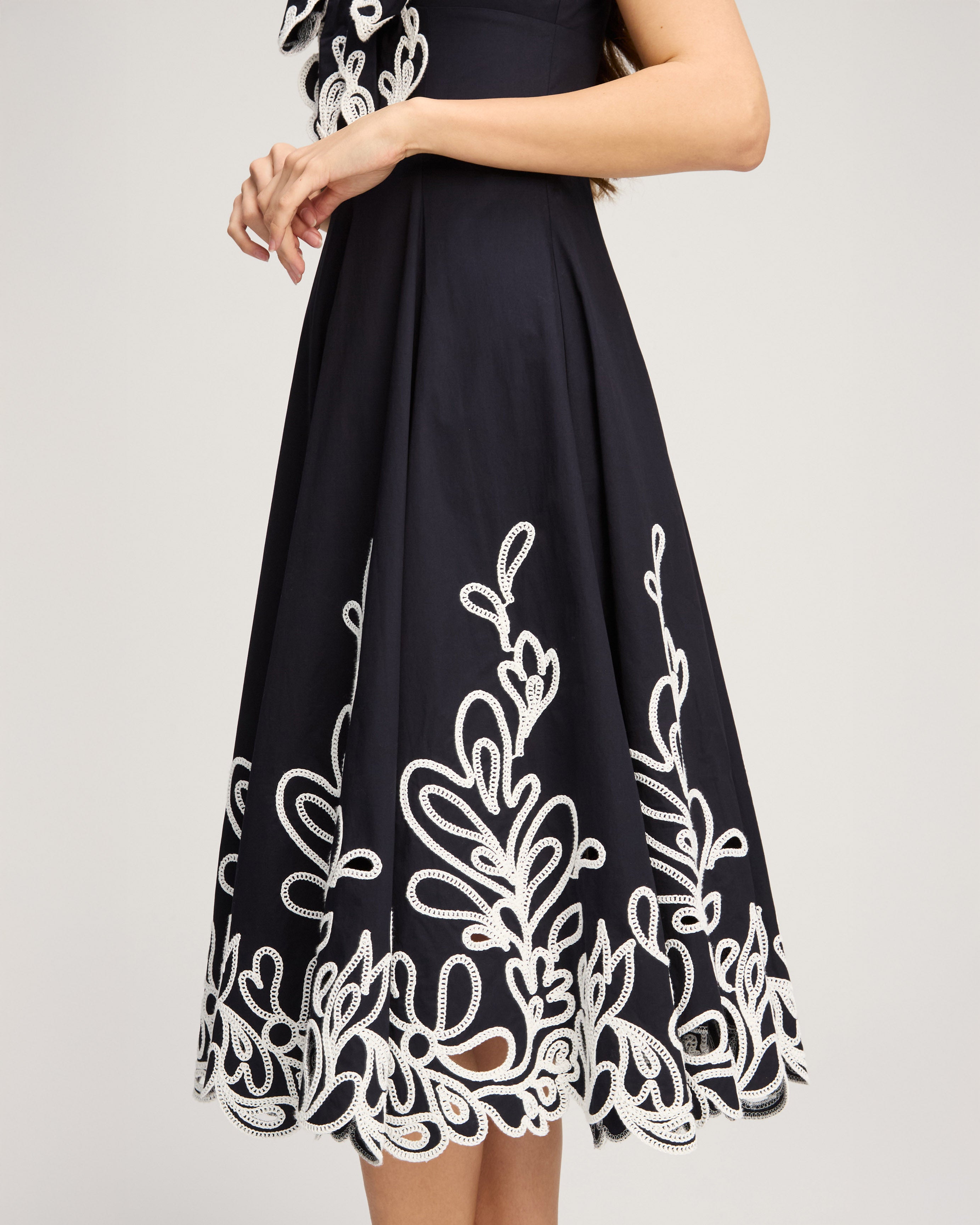 Paisley Bloom Embroidered Dama Dress