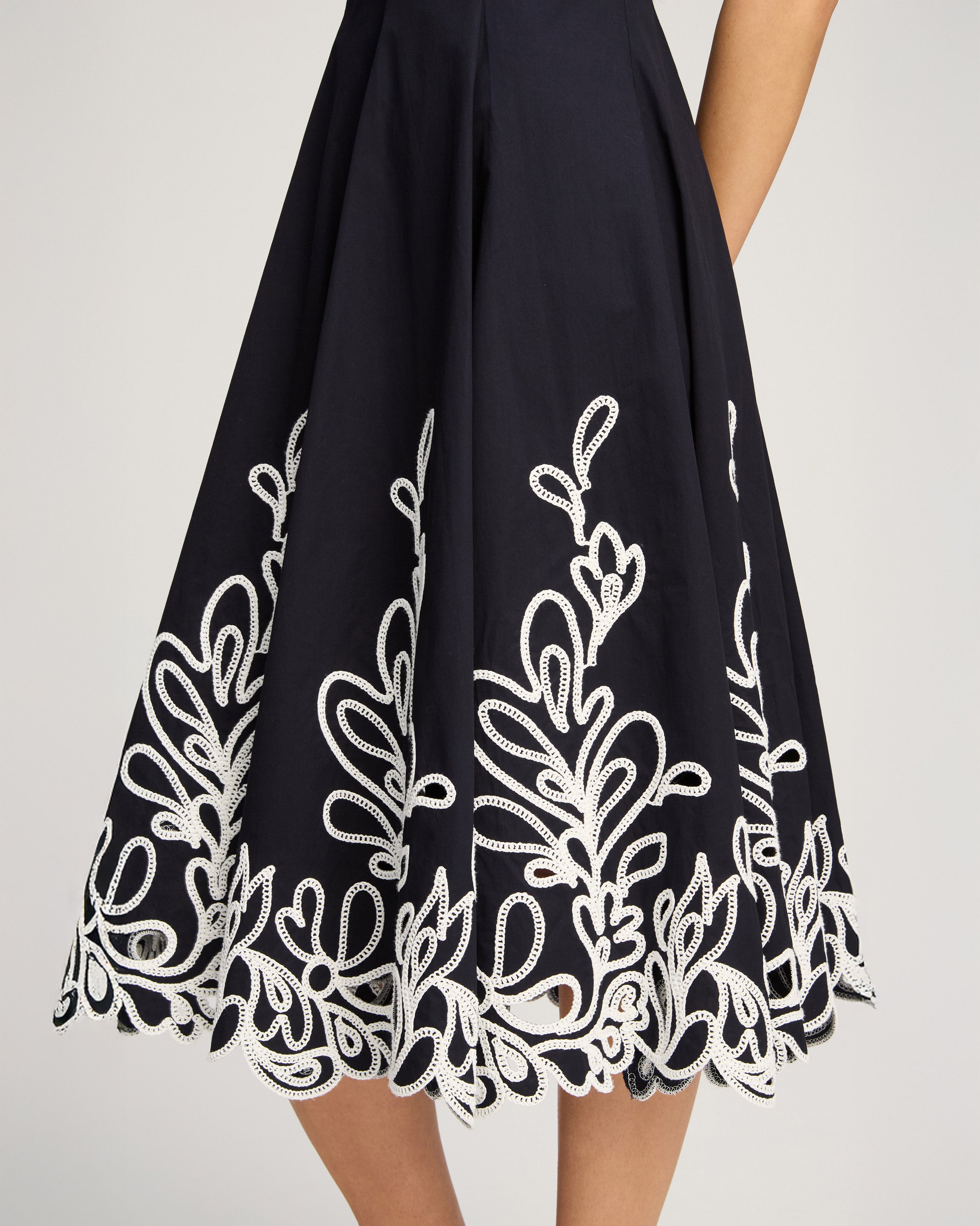 Paisley Bloom Embroidered Dama Dress