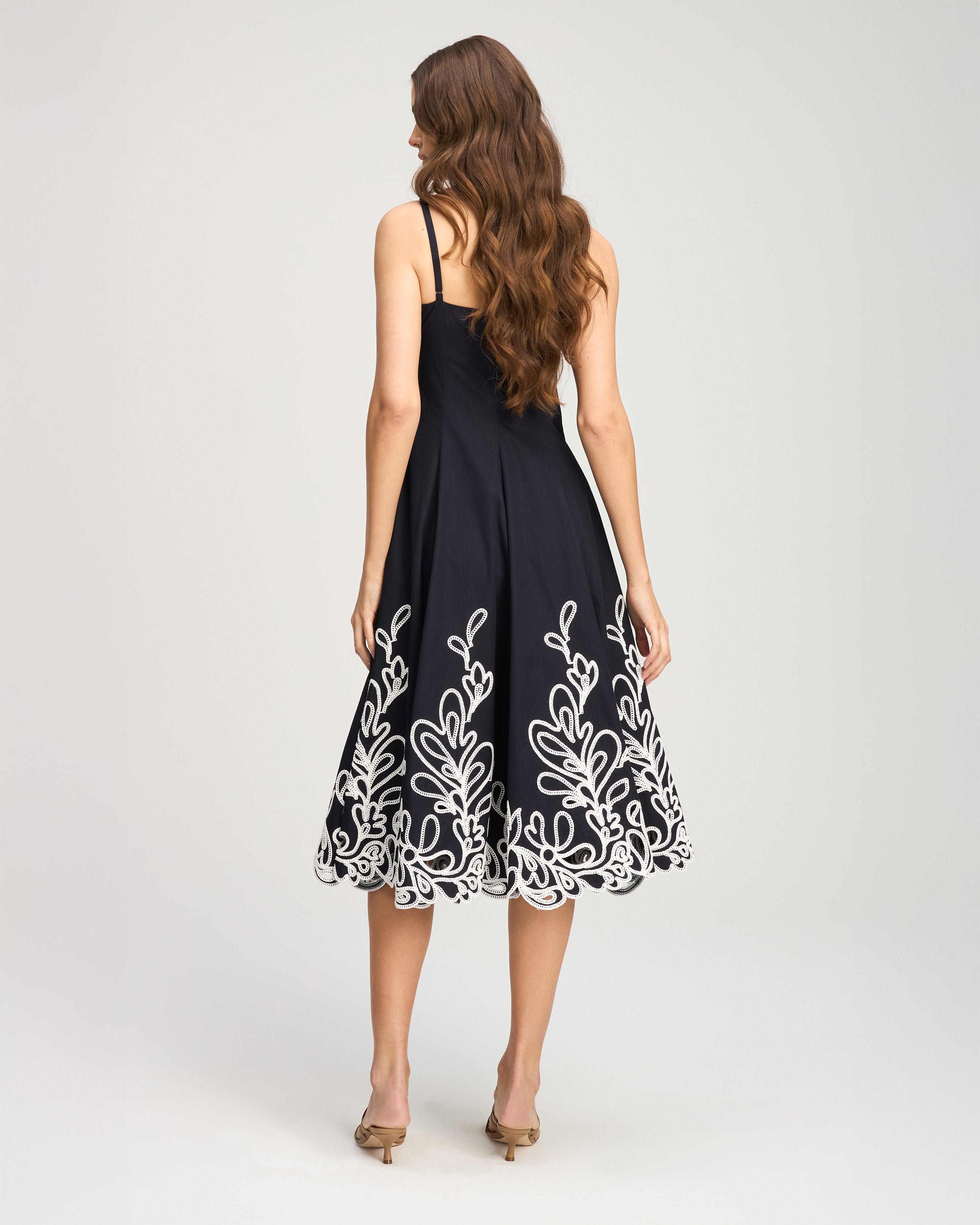 Paisley Bloom Embroidered Dama Dress – Cinq à Sept