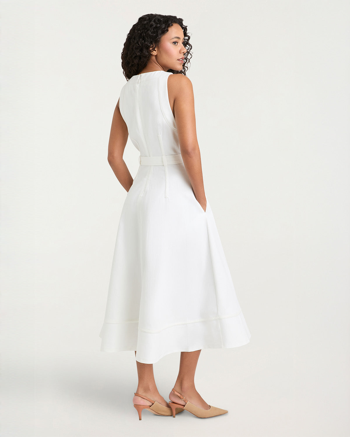 zelda white dress BOTW from Legend of Zelda (pre-order) falling just below the knees in the front and extending to mid Zelda's White dress was a